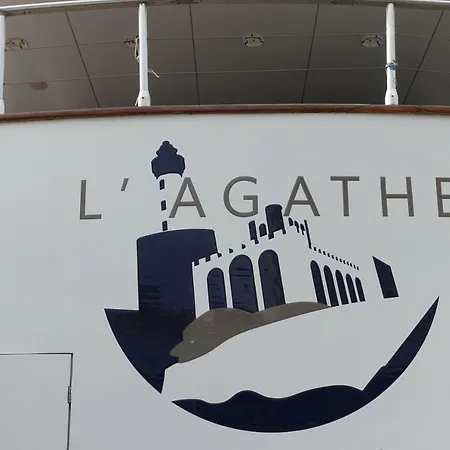 L Agathe 보트호텔